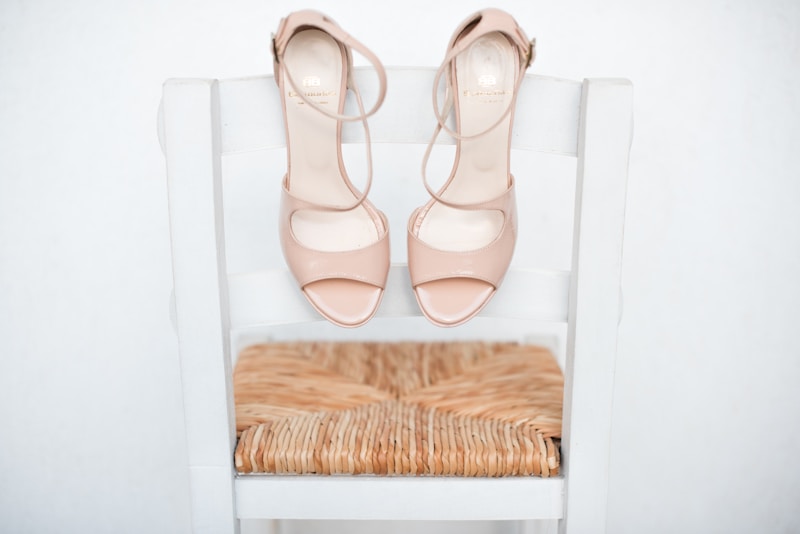 Brides Choosing Clean Lines and Minimalism: The New Trend in Wedding Fashion