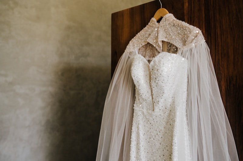 Embracing Rustic Vibes in Alternative Wedding Fashion Choices