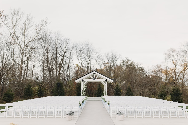 Sophisticated Minimalism for Your Wedding Day