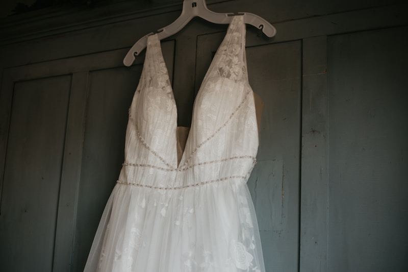 Exploring Vintage-Motivated Trends in Bridal Fashion Today