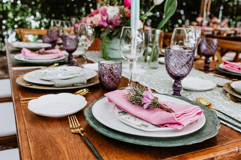 Naturally Inspired Colors for Summer Nuptials: A Guide to Choosing the Perfect Palette